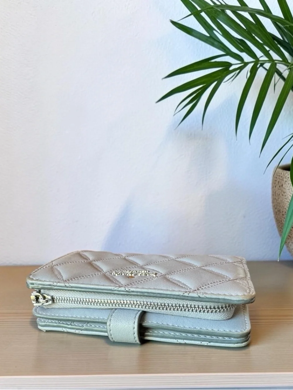 Kate Spade New York Gray Quilted Zip Around Wallet Bifold Organizer